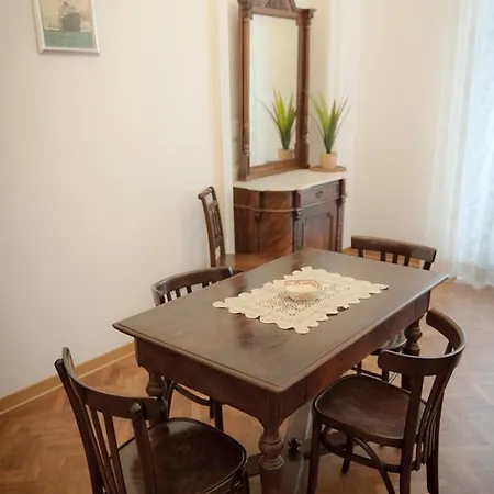 Homestay szállás Domus Liberta - Art Nouveau Stazione Trieszt