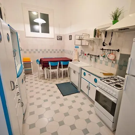 Domus Liberta - Art Nouveau Stazione Quarto em Acomodações Particulares