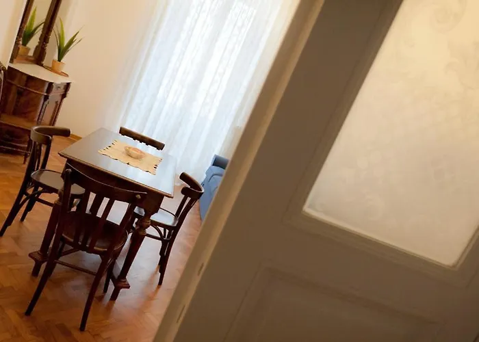 Domus Liberta - Art Nouveau Stazione Kwatera prywatna