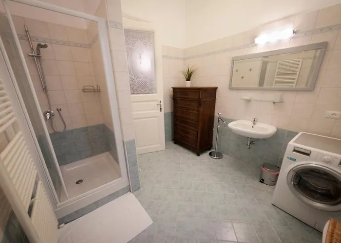 Domus Liberta - Art Nouveau Stazione * Triest