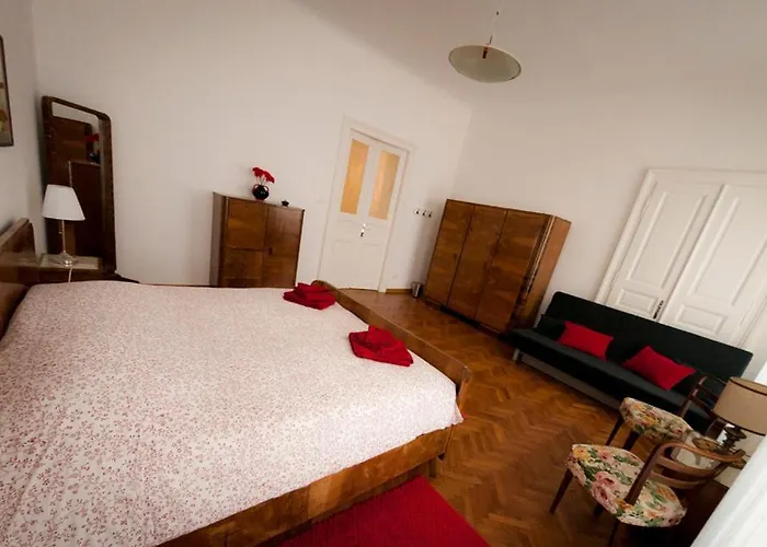 Domus Liberta - Art Nouveau Stazione * Triest